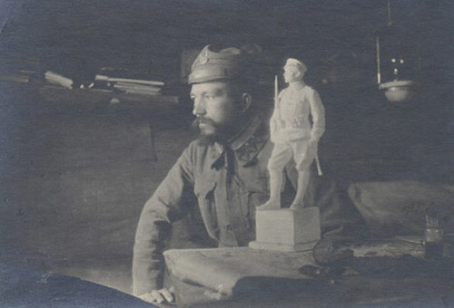 Legionista na biurku Piłsudskiego